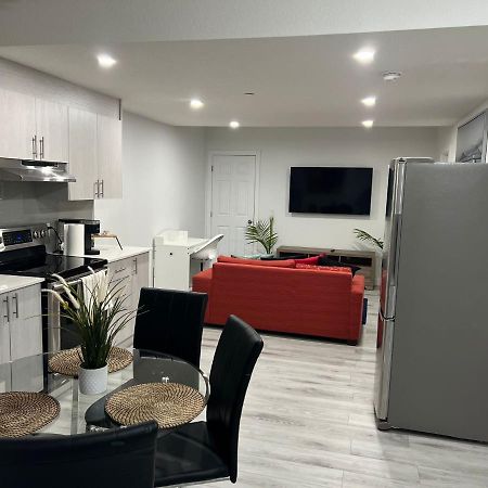 Beautiful 2 Bedroom Home Away From Home คาลการี ภายนอก รูปภาพ