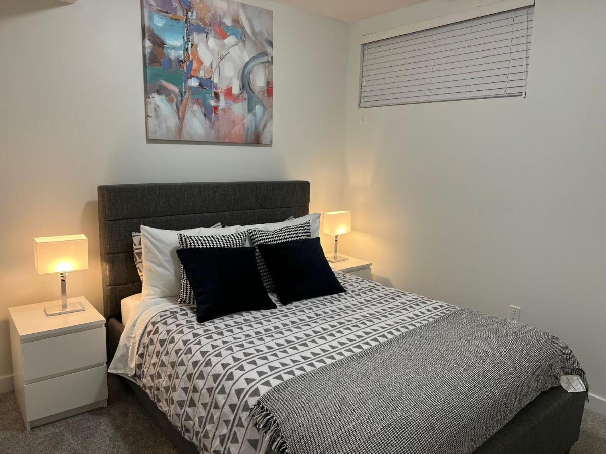Beautiful 2 Bedroom Home Away From Home คาลการี ภายนอก รูปภาพ