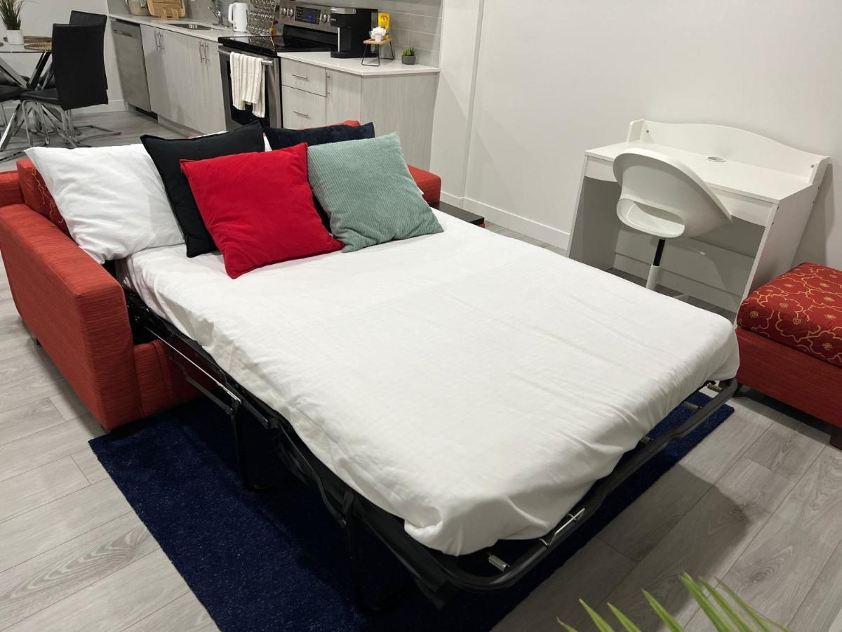 Beautiful 2 Bedroom Home Away From Home คาลการี ภายนอก รูปภาพ